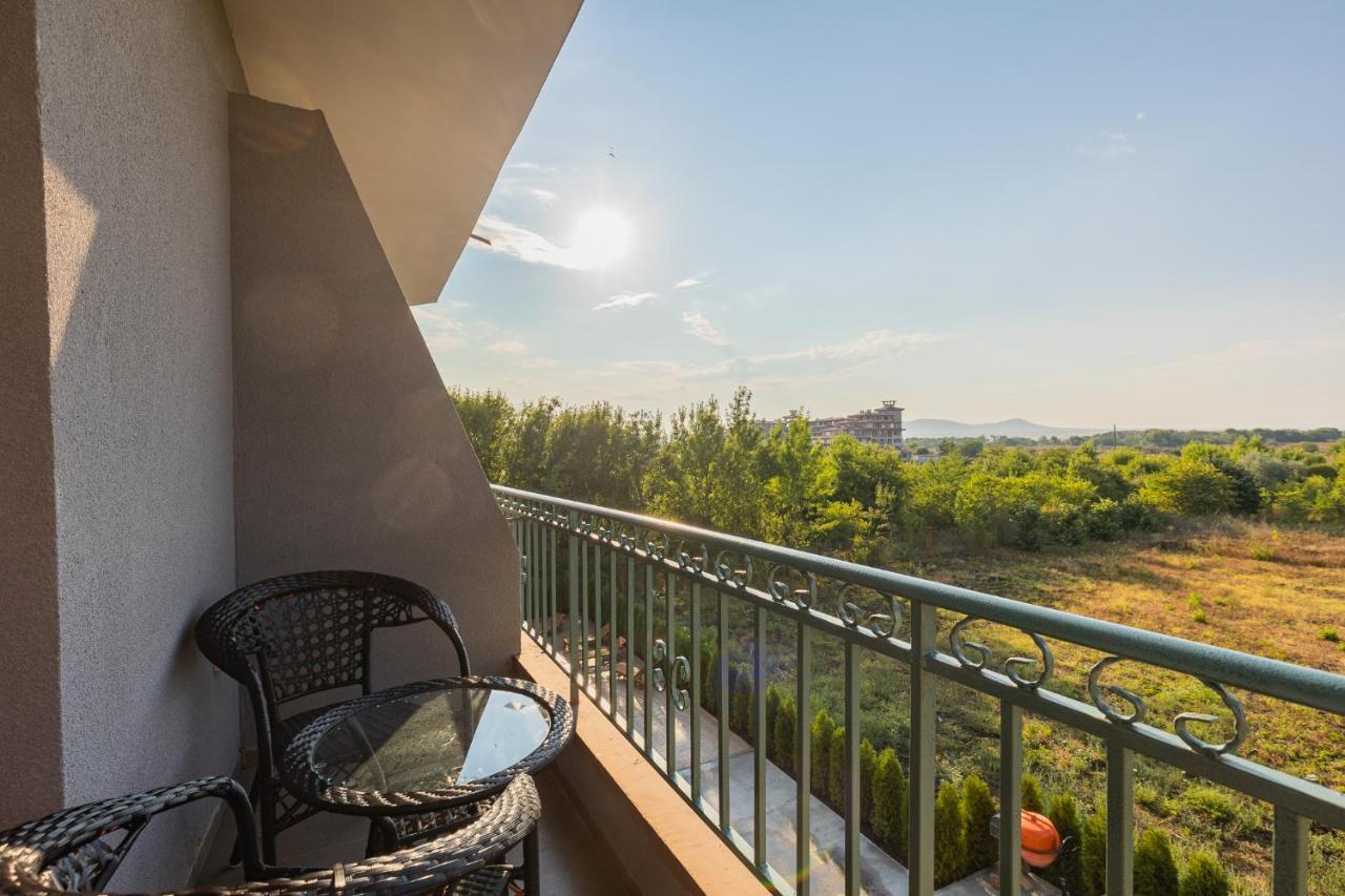Lecardo Hotel 아헬로이 외부 사진