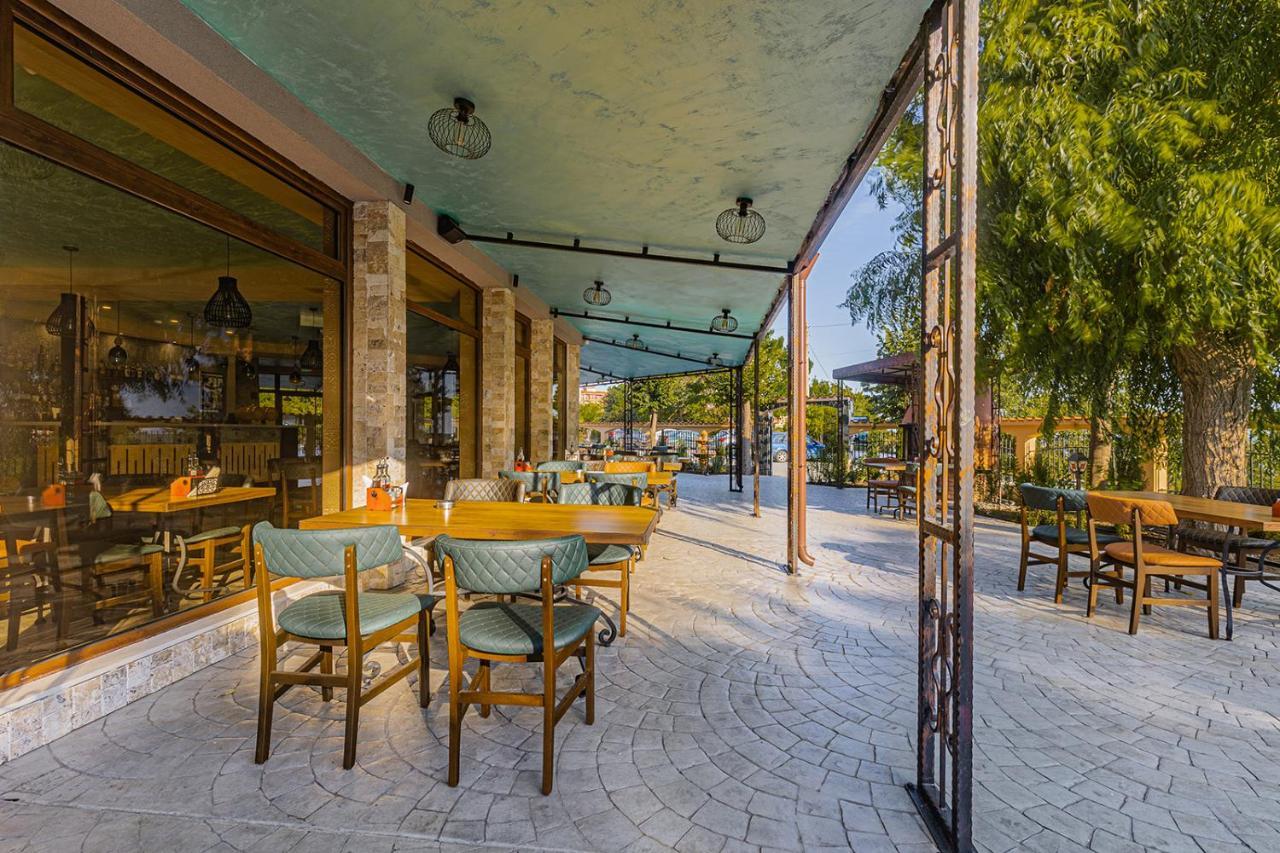 Lecardo Hotel 아헬로이 외부 사진