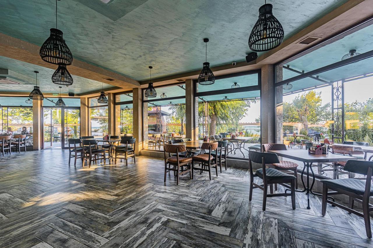Lecardo Hotel 아헬로이 외부 사진