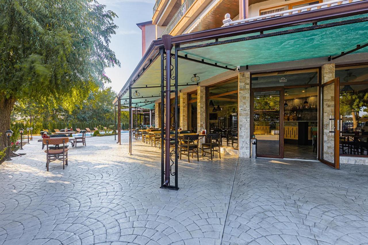 Lecardo Hotel 아헬로이 외부 사진
