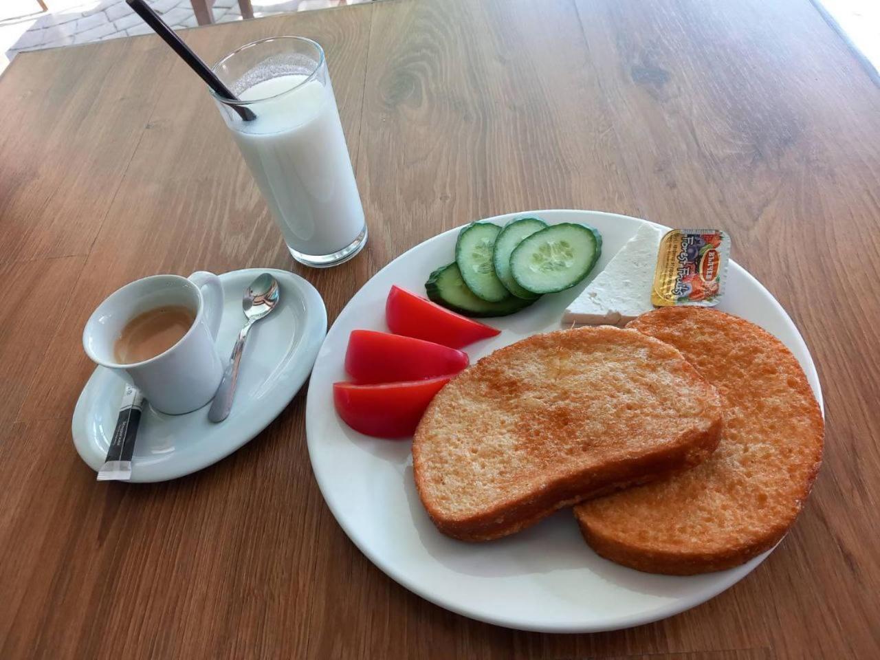 Lecardo Hotel 아헬로이 외부 사진