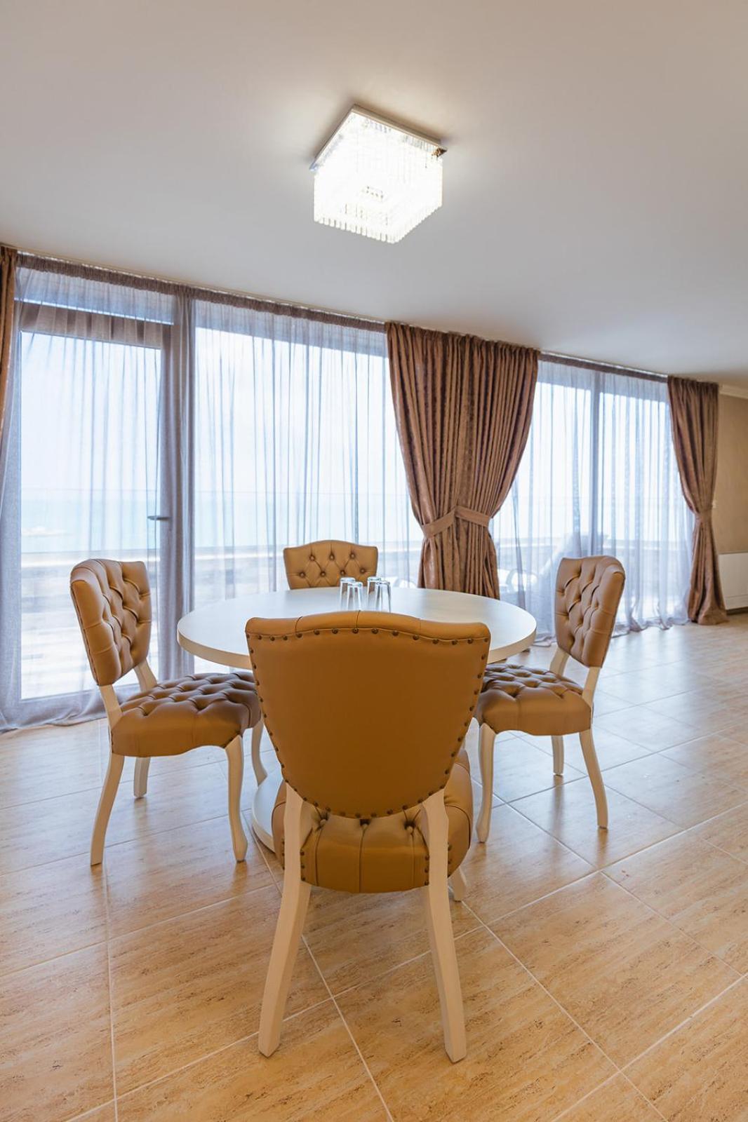Lecardo Hotel 아헬로이 외부 사진